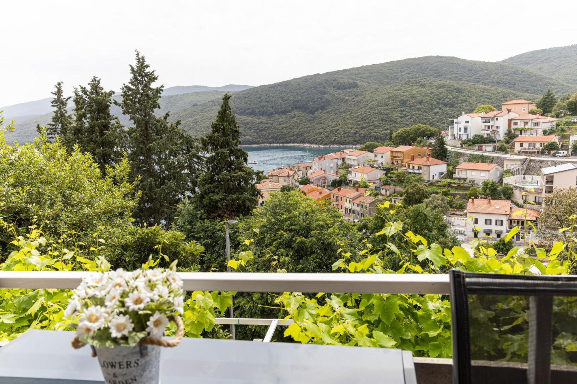 Apartments Sea View Rabac Exterior photo